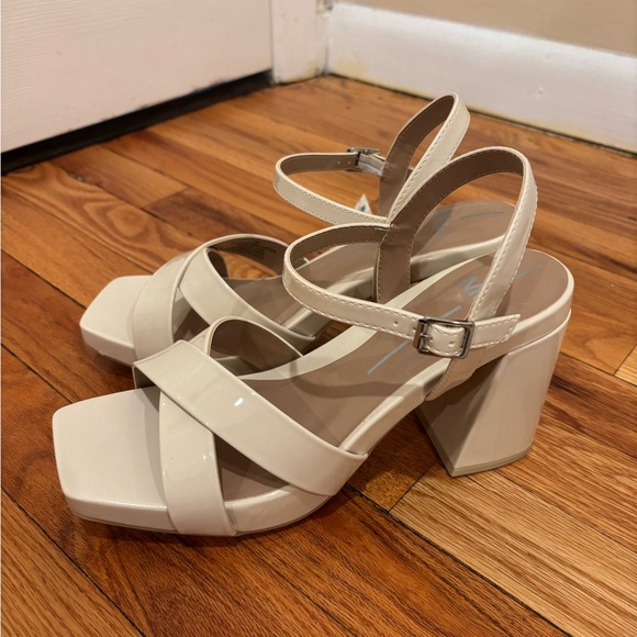 MIA Women's Ivory Strappy Heels - Picture 4 of 10